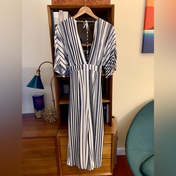 Lulu’s Off-White/Black Striped Romper Jumpsuit Size L - Picture 2 of 11